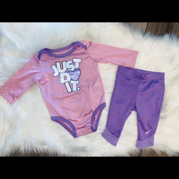 Like new Baby Nike set - Picture 3 of 3
